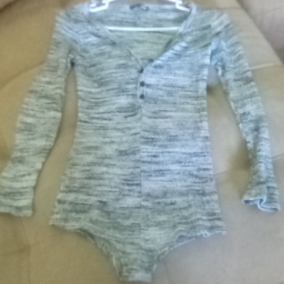 Clothes - Picture 2 of 4